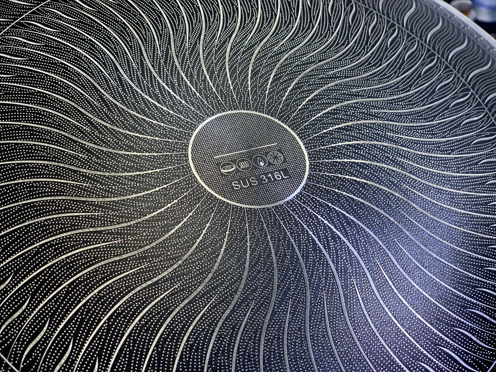 Laser Coating tawa with wooden handles