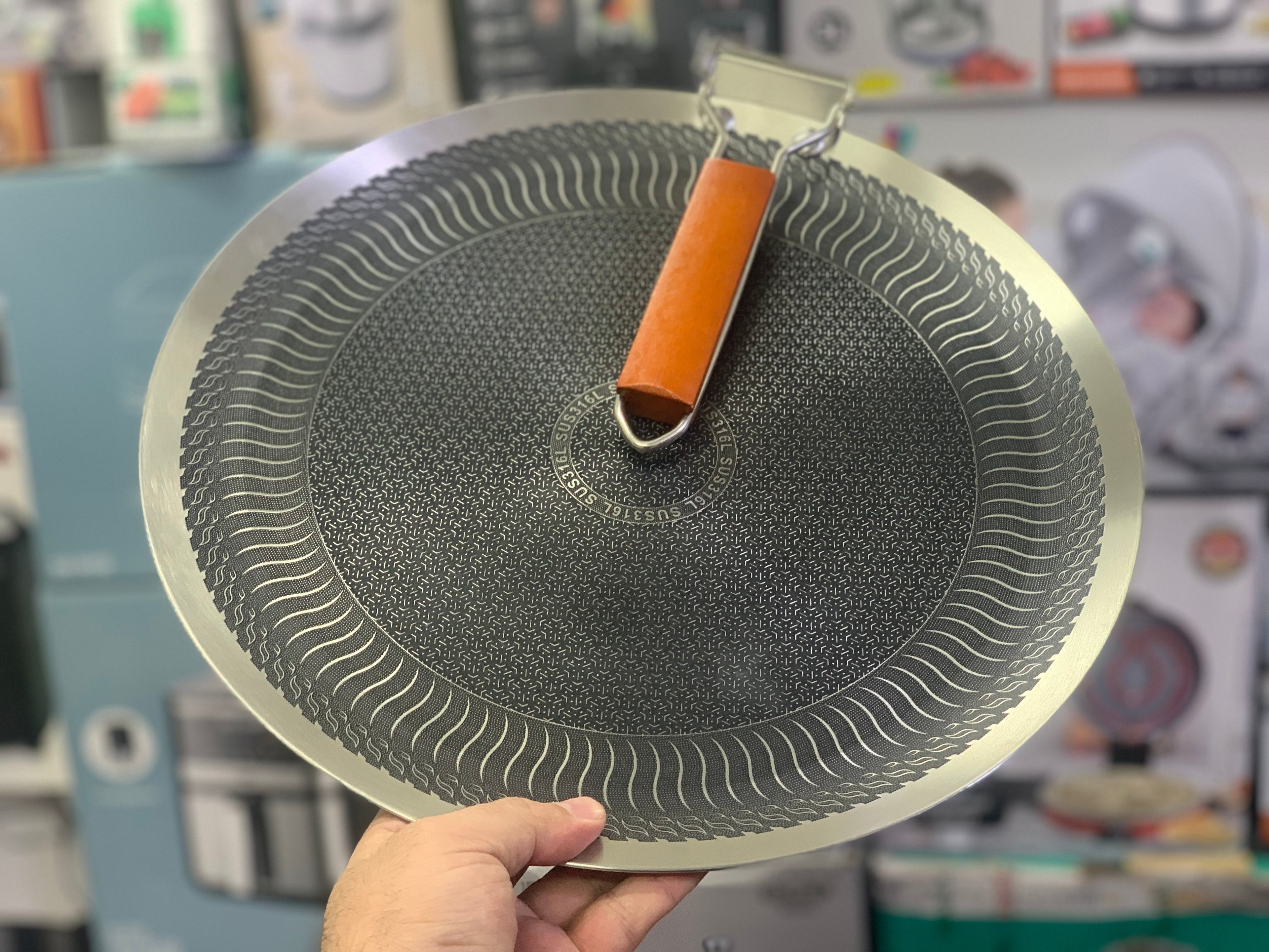 Non Stick Laser Coating Wooden Long Handle Tawa