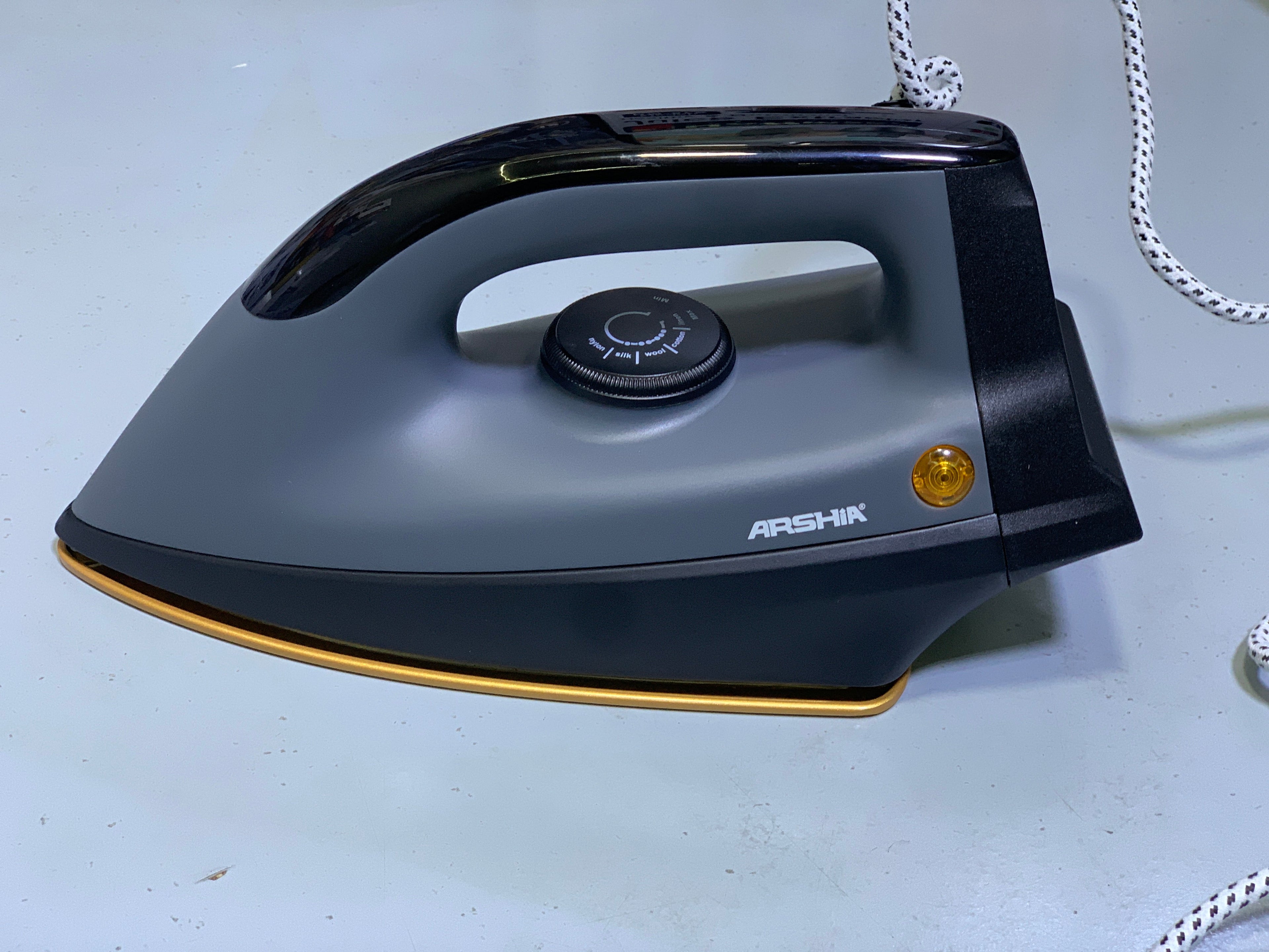 Arshia Electric Dry iron 1200w , Ceramic Non Stick Soleplate